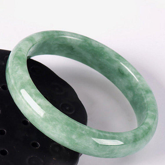 10% OFF) 54-65 mm Certified Natural Jadeite Emerald A Jade HandCarved Bracelet Bangle