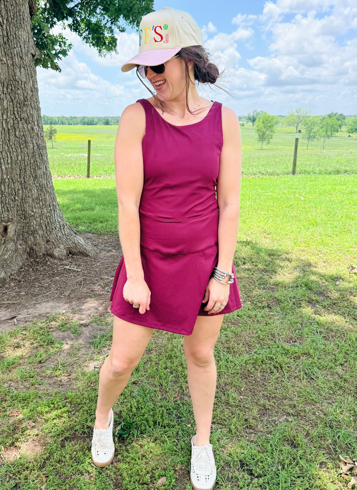 Solid V-back Scallop Kourt Dres