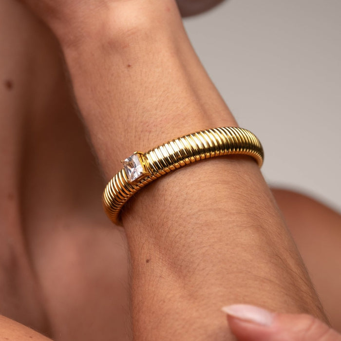 Women's Stainless Steel 18K Gold-Plated Bracelet – Bangle Capri – Meiva bracelet view 4