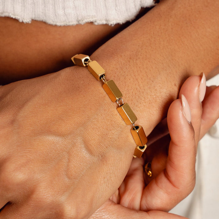 Women's Stainless Steel 18K Gold-Plated Bracelet – Cora, Dainty – Meiva bracelet view 2
