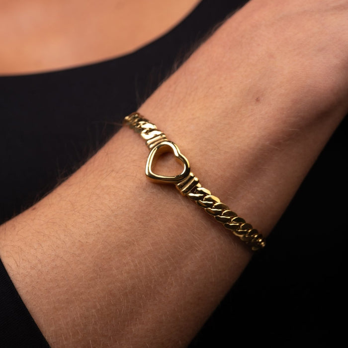 Women's Stainless Steel 18K Gold-Plated Bracelet – Minimalist Heart, Dainty – Meiva bracelet view 4