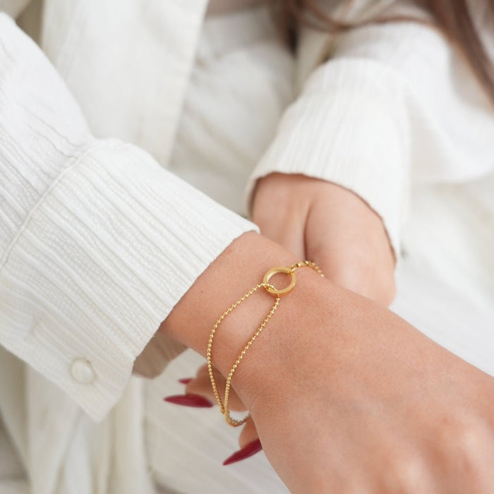 Women's Stainless Steel 18K Gold-Plated Bracelet – Une, Dainty – Meiva bracelet view 2