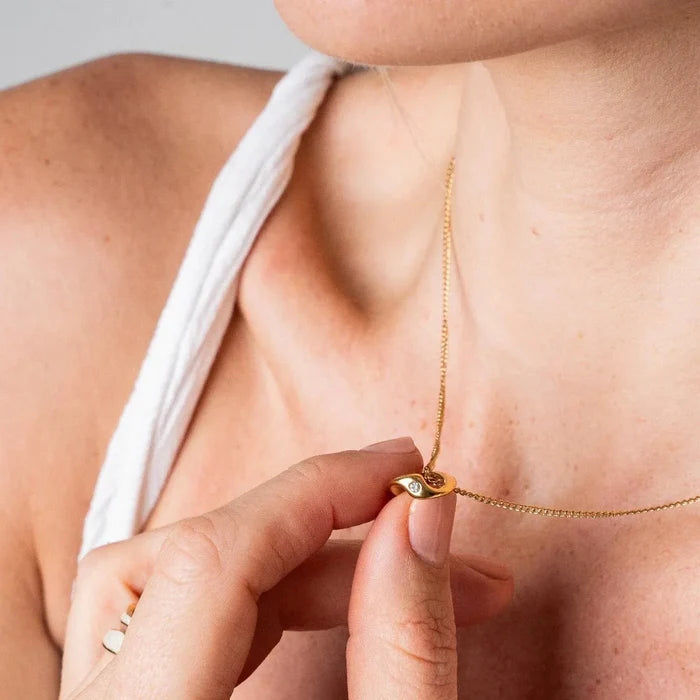 Women's Stainless Steel 18K Gold-Plated Crystal Necklace – Link Pendant – Meiva necklace view 7