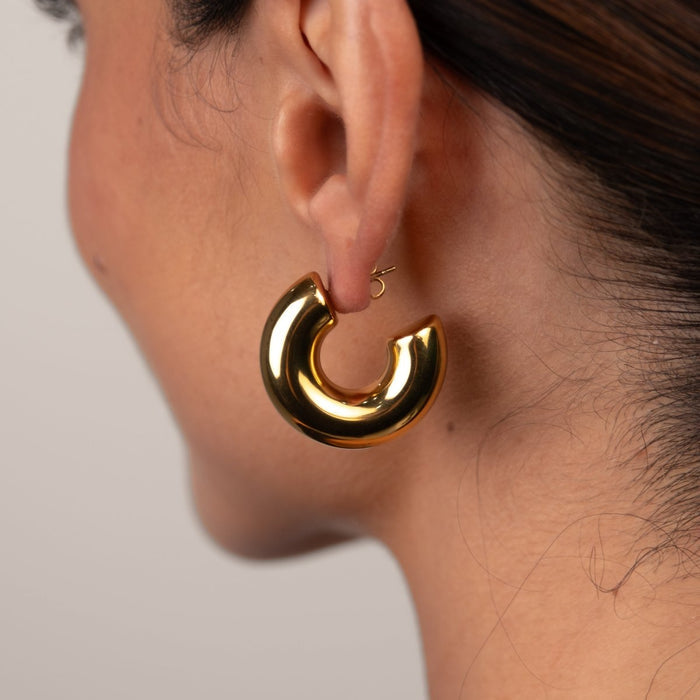 Women's Stainless Steel 18K Gold-Plated Earrings – Hoop Lola Chunky Hoop, Statement – Meiva earrings view 2