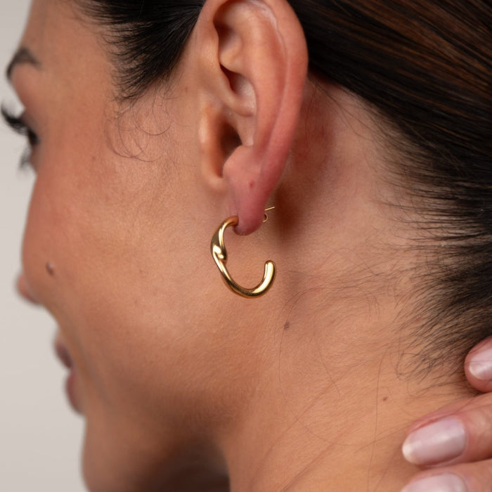 Women's Stainless Steel 18K Gold-Plated Earrings – Hoop Luci Hoop Earring – Meiva earrings view 3