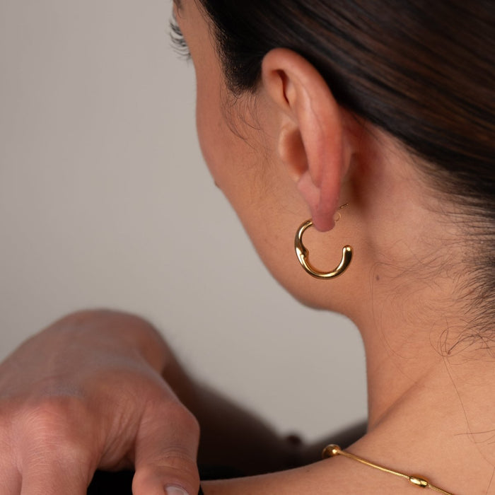 Women's Stainless Steel 18K Gold-Plated Earrings – Hoop Luci Hoop Earring – Meiva earrings view 4