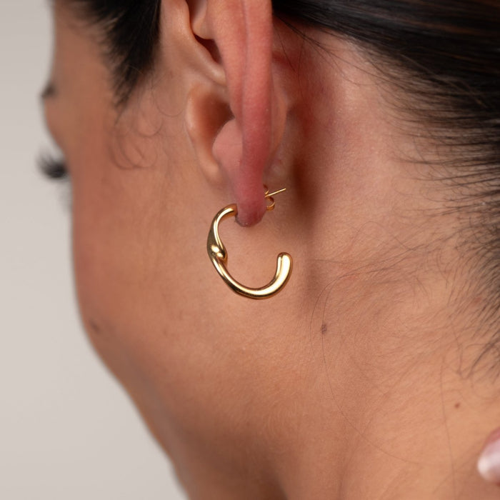 Women's Stainless Steel 18K Gold-Plated Earrings – Hoop Luci Hoop Earring – Meiva earrings view 5