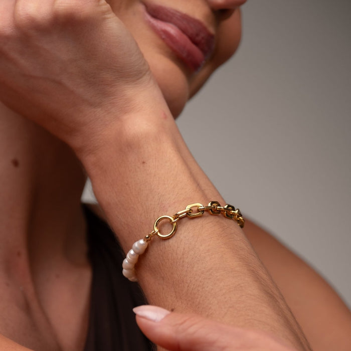 Women's Stainless Steel 18K Gold-Plated Pearl Bracelet – Mood, Dainty – Meiva bracelet view 3