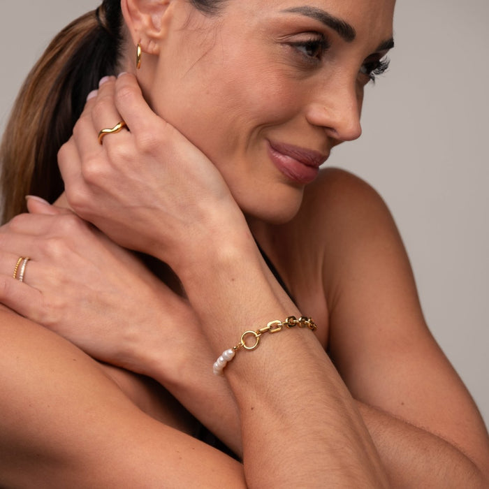 Women's Stainless Steel 18K Gold-Plated Pearl Bracelet – Mood, Dainty – Meiva bracelet view 5