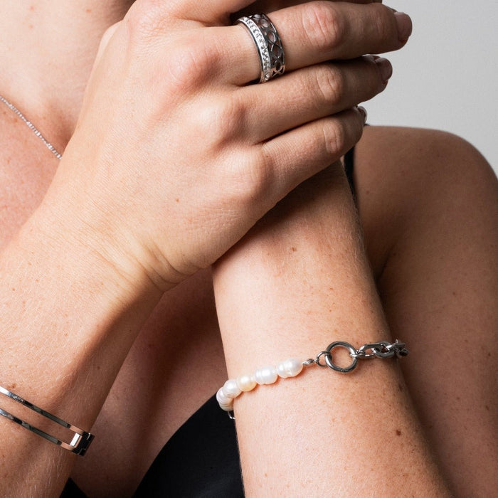 Women's Stainless Steel 18K Gold-Plated Pearl Bracelet – Mood Silver, Dainty – Meiva bracelet view 4