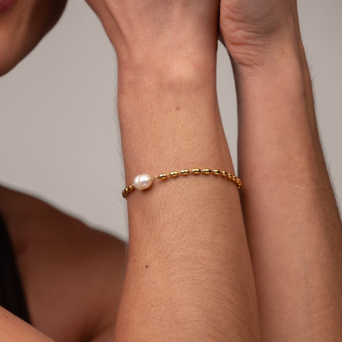 Women's Stainless Steel 18K Gold-Plated Pearl Bracelet – Persia – Meiva bracelet view 6