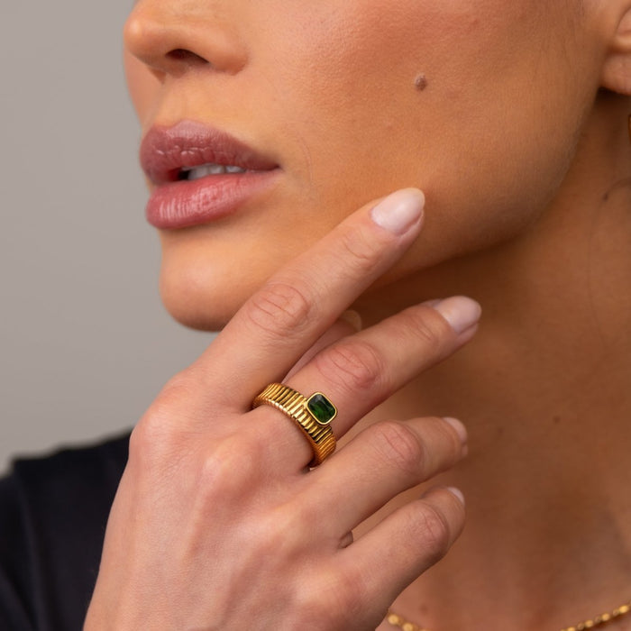 Women's Stainless Steel 18K Gold-Plated Ring – Capri Emerald – Meiva ring view 4