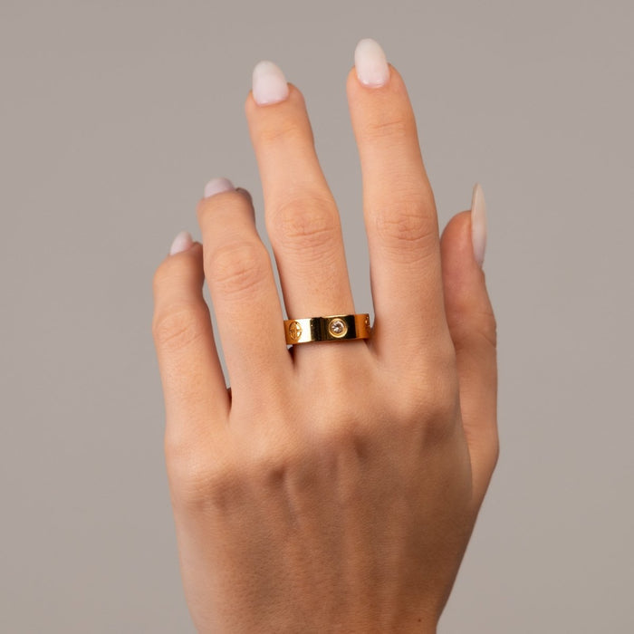 Women's Stainless Steel 18K Gold-Plated Ring – Classic Inspiration – Meiva ring view 2