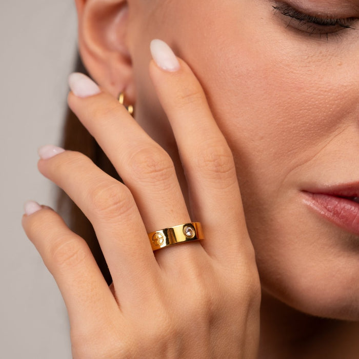 Women's Stainless Steel 18K Gold-Plated Ring – Classic Inspiration – Meiva ring view 3